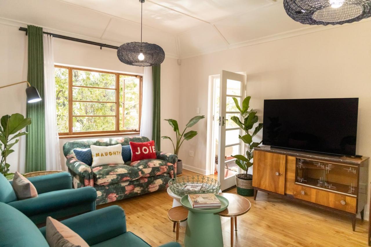 Boho Chic Apartment สเตลเลนบอช ภายนอก รูปภาพ